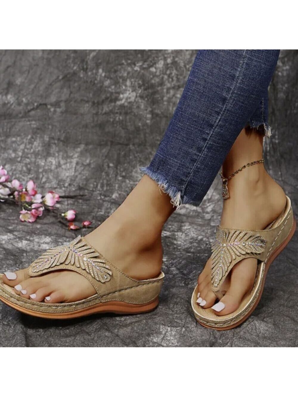 NWOT Women's Beaded Sandals choose Black or Tan both are size 9 - Picture 1 of 12